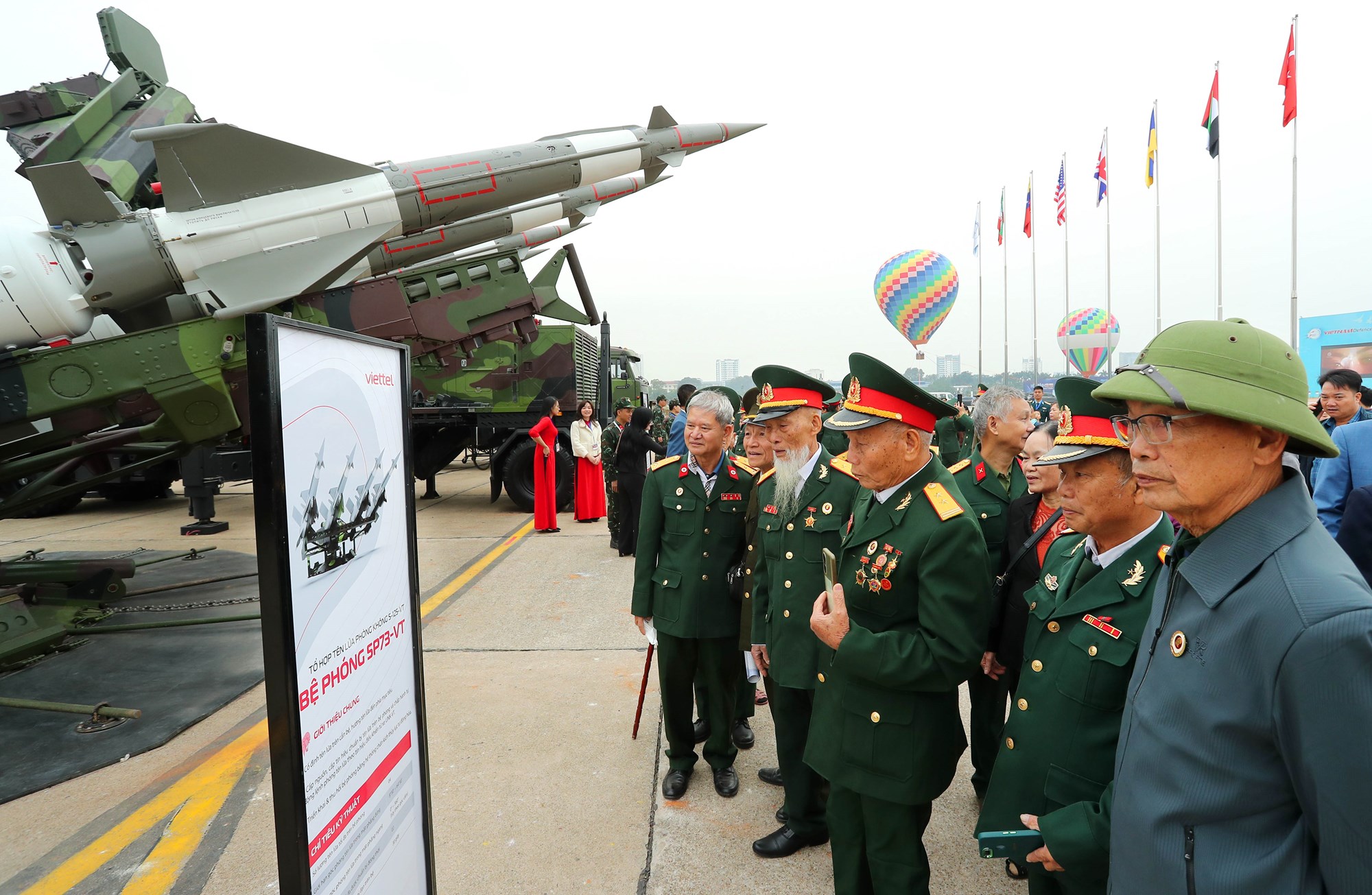 80 năm lịch sử hào hùng đến Kỷ nguyên mới, kỷ nguyên vươn mình của dân tộc Việt Nam - ảnh 12