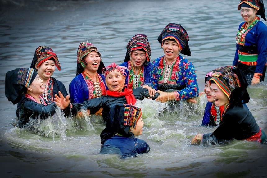 Về Điện Biên trải nghiệm “Tết té nước” độc đáo của dân tộc Lào - ảnh 6