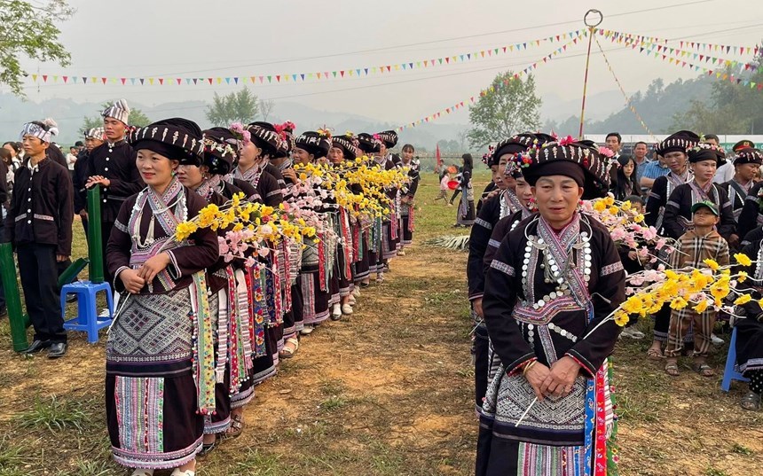 Người dân tộc Lào tham gia Lễ hội Bun Vốc Nặm tại Bản Bo
