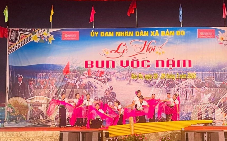 Diễn xướng nghi lễ cầu mùa của đồng bào Lào tại lễ hội