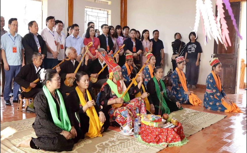 Không khí Lễ hội Then Kin Pang tại xã Khổng Lào thu hút đông đảo người dân và du khách