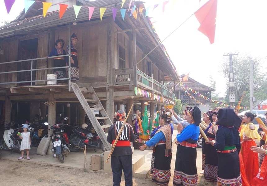 (Emagazine) Vui Tết “Bun Huột Nặm” với người Lào ở Núa Ngam - ảnh 3