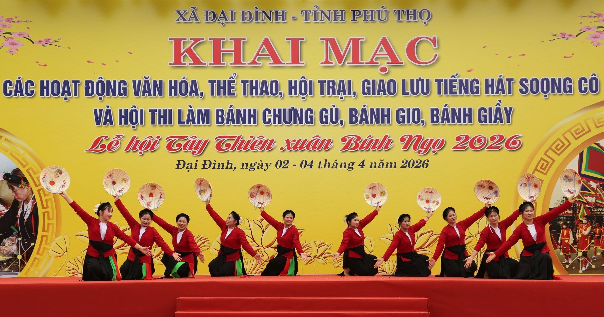 hông gian giao lưu văn hóa hát Soọng cô tại lễ hội