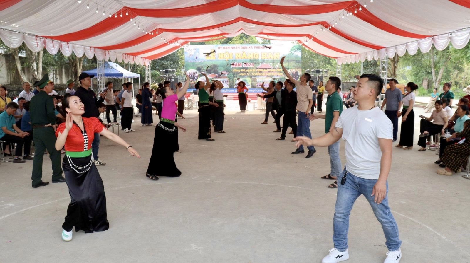 (Emagazine) Vui hội Nàng Han với người Thái trắng nơi biên cương Phong Thổ - ảnh 11