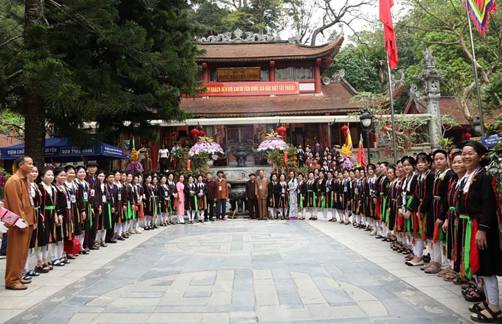 Các CLB hát Soọng cô tham gia giao lưu tại Lễ hội Tây Thiên