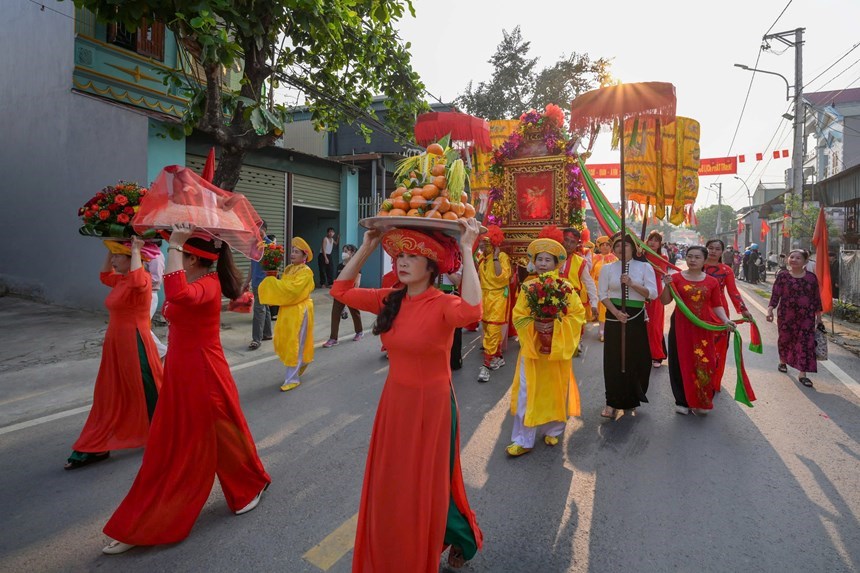 Nghi thức dâng lễ tại lễ hội Thành Bản Phủ 2026 Điện Biên