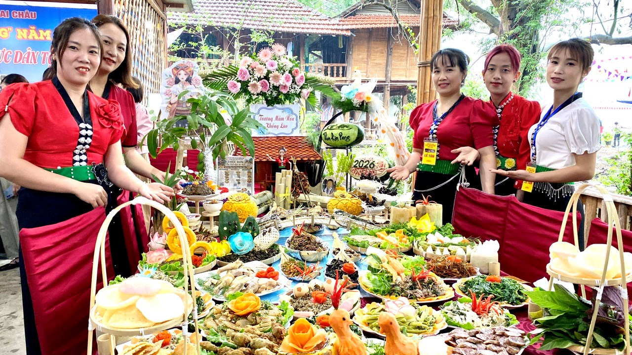 (Emagazine) Rộn ràng Lễ hội “Then Kin Pang” của người Thái ở Lai Châu - ảnh 19