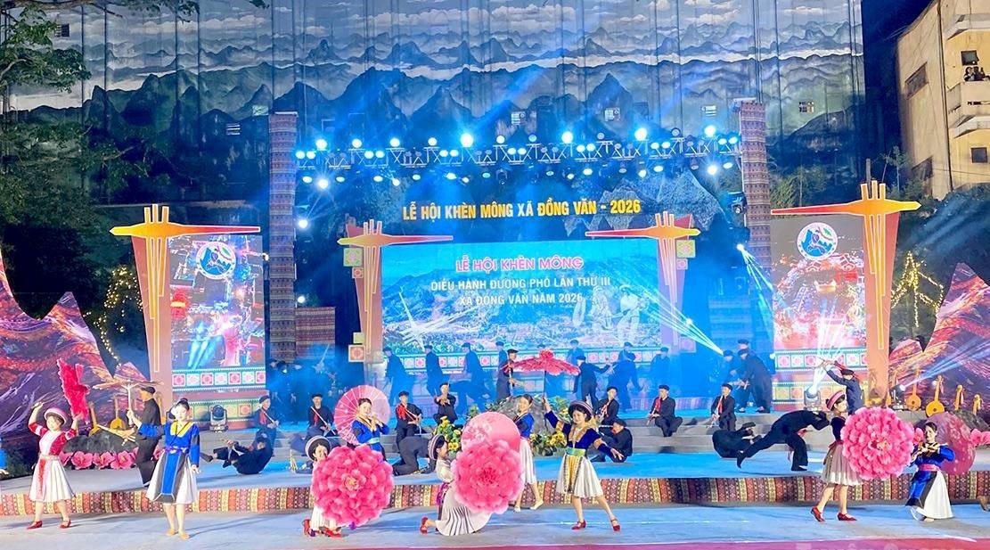 (Emagazine) “Lễ hội khèn Mông” - âm vang đại ngàn giữa phố cổ Đồng Văn - ảnh 2