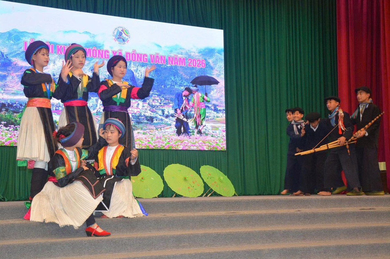 (Emagazine) “Lễ hội khèn Mông” - âm vang đại ngàn giữa phố cổ Đồng Văn - ảnh 10