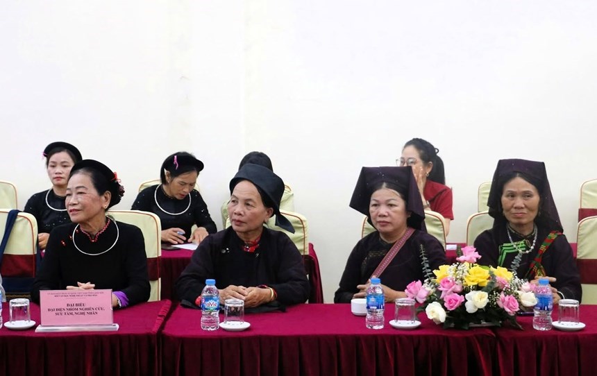 Các nhà nghiên cứu và nghệ nhân trao đổi giải pháp bảo tồn, phát huy di sản văn hóa dân gian Lạng Sơn