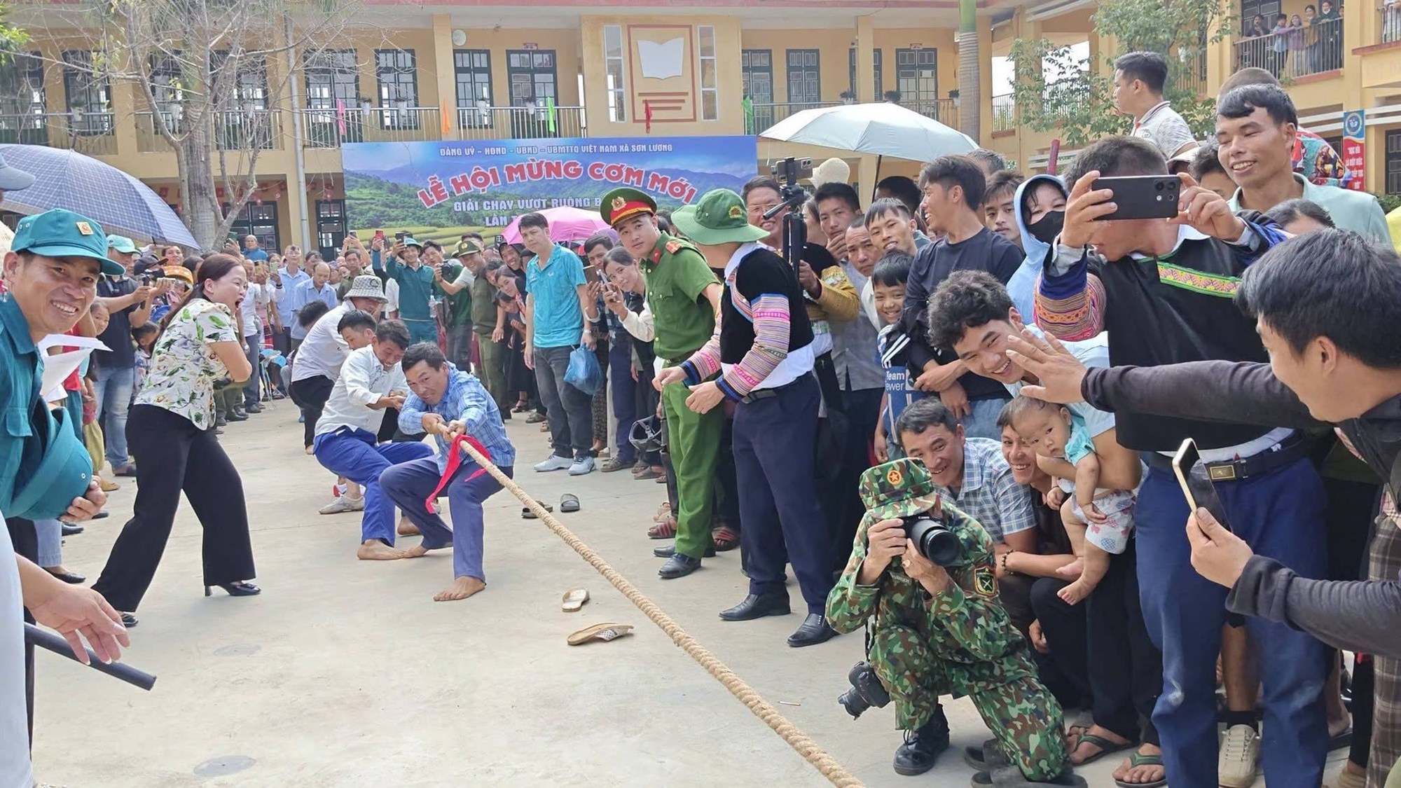 Rộn ràng Lễ hội Mừng cơm mới của đồng bào Mông ở Sơn Lương - ảnh 7