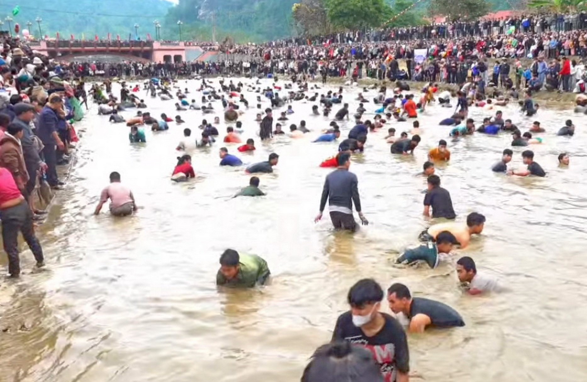 Lên vùng cao vui hội mùa Xuân - ảnh 15