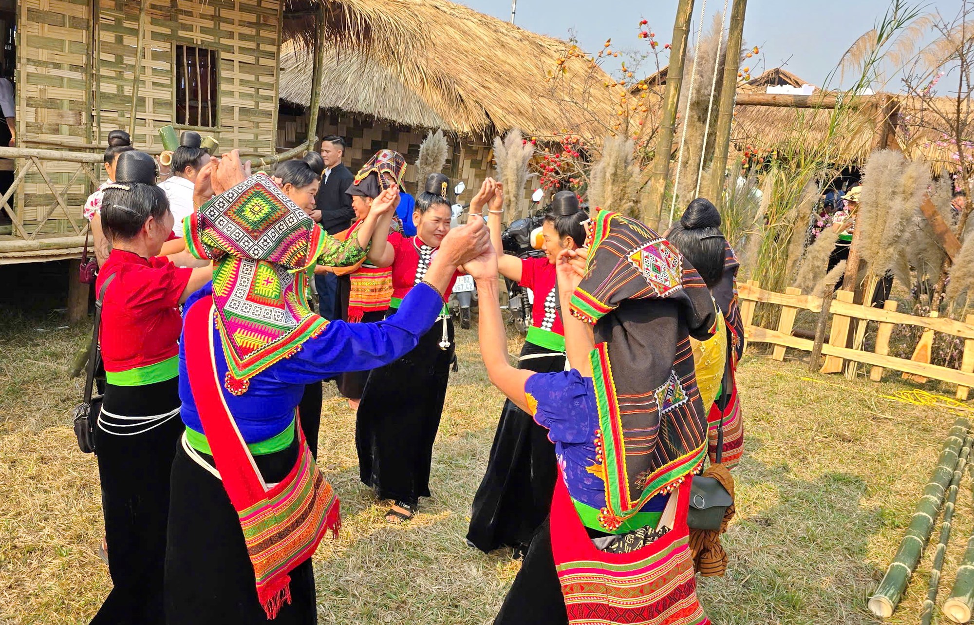 Rộn ràng không gian văn hóa vùng cao - ảnh 5