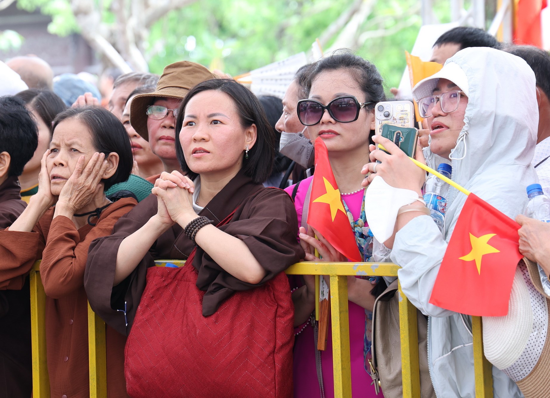 Hàng ngàn người cung nghênh và chiêm bái xá lợi Đức Phật tại chùa Tam Chúc - ảnh 10