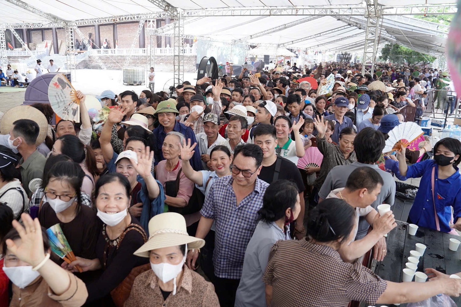 Tôn trí Xá lợi Phật tại chùa Tam Chúc đến hết ngày 21.5 - ảnh 7