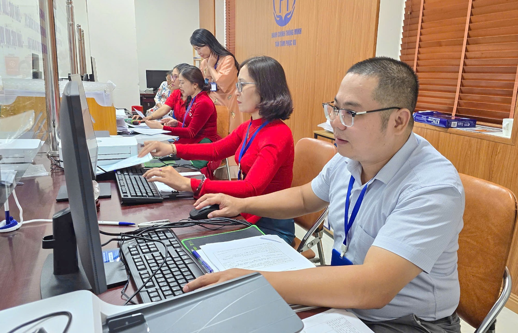 Người dân hài lòng, cán bộ tận tuỵ - ảnh 2