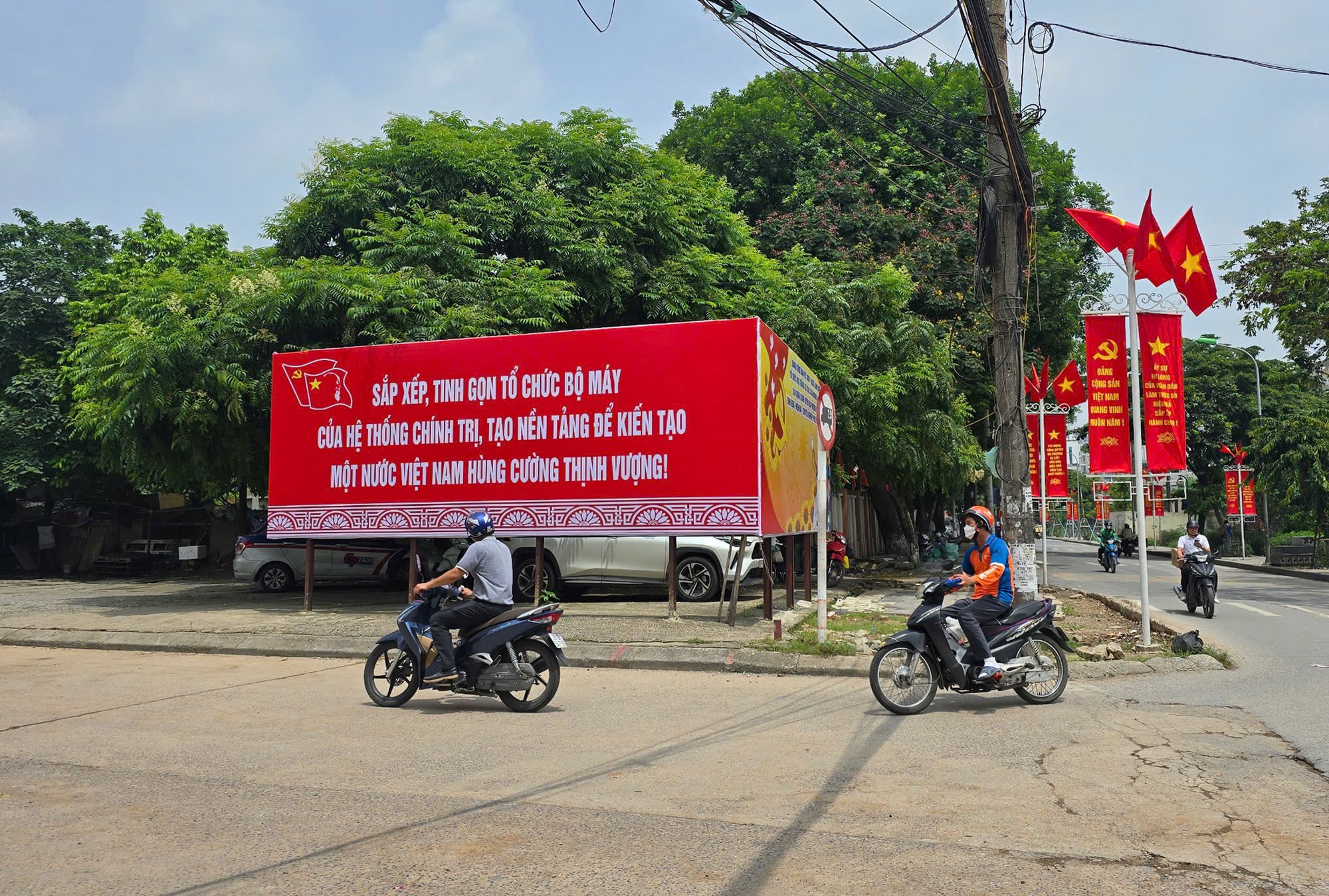 Người dân hài lòng, cán bộ tận tuỵ - ảnh 1