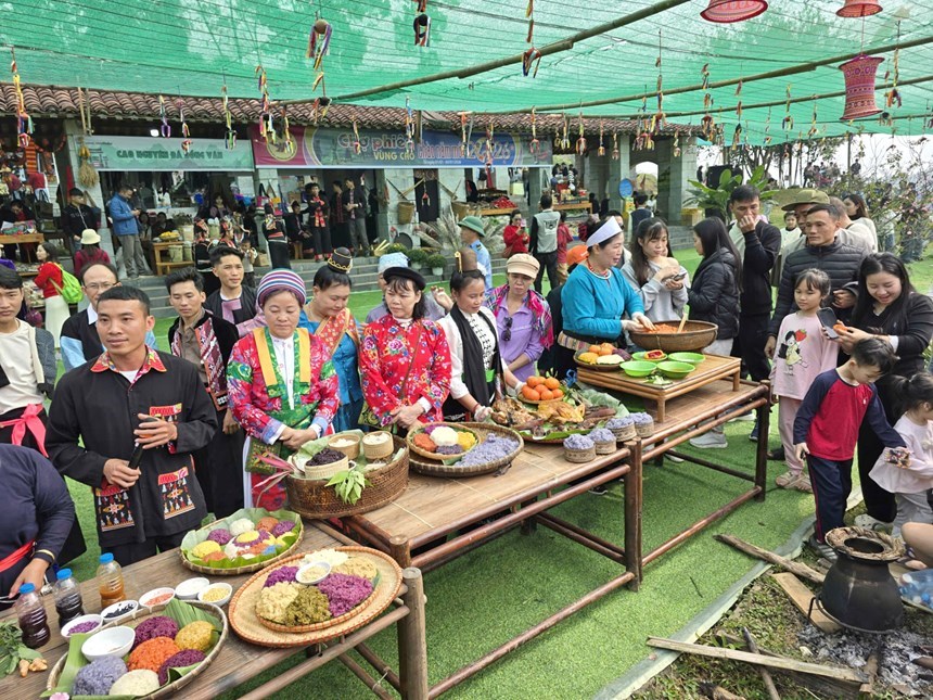 Các đặc sản và ẩm thực vùng cao tại chợ phiên Lai Châu