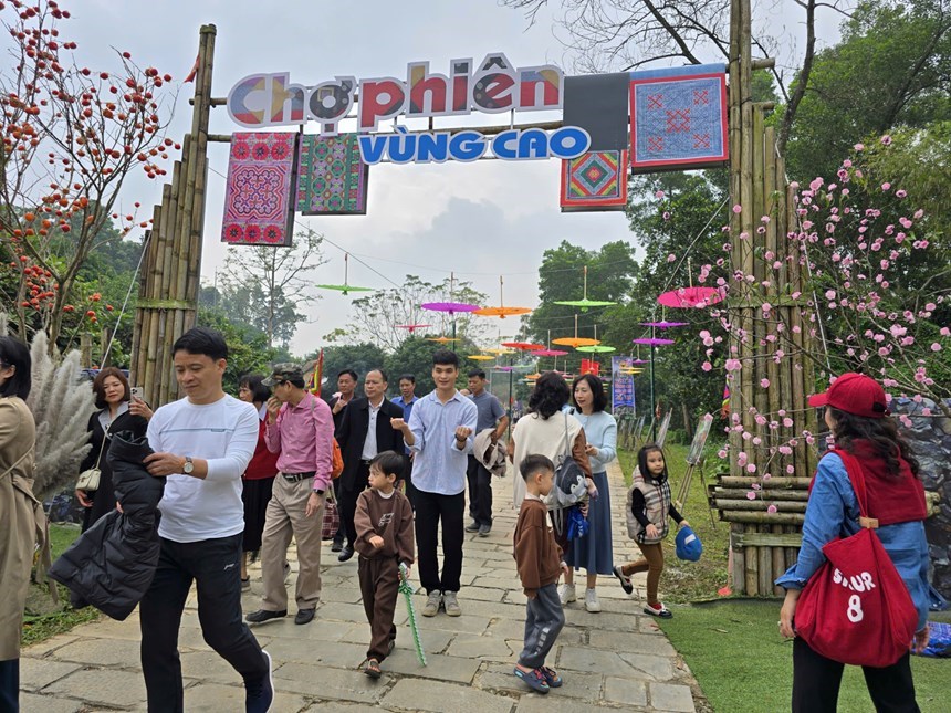 Không gian chợ phiên vùng cao chủ đề Sắc màu Lai Châu tại Làng Văn hóa các dân tộc