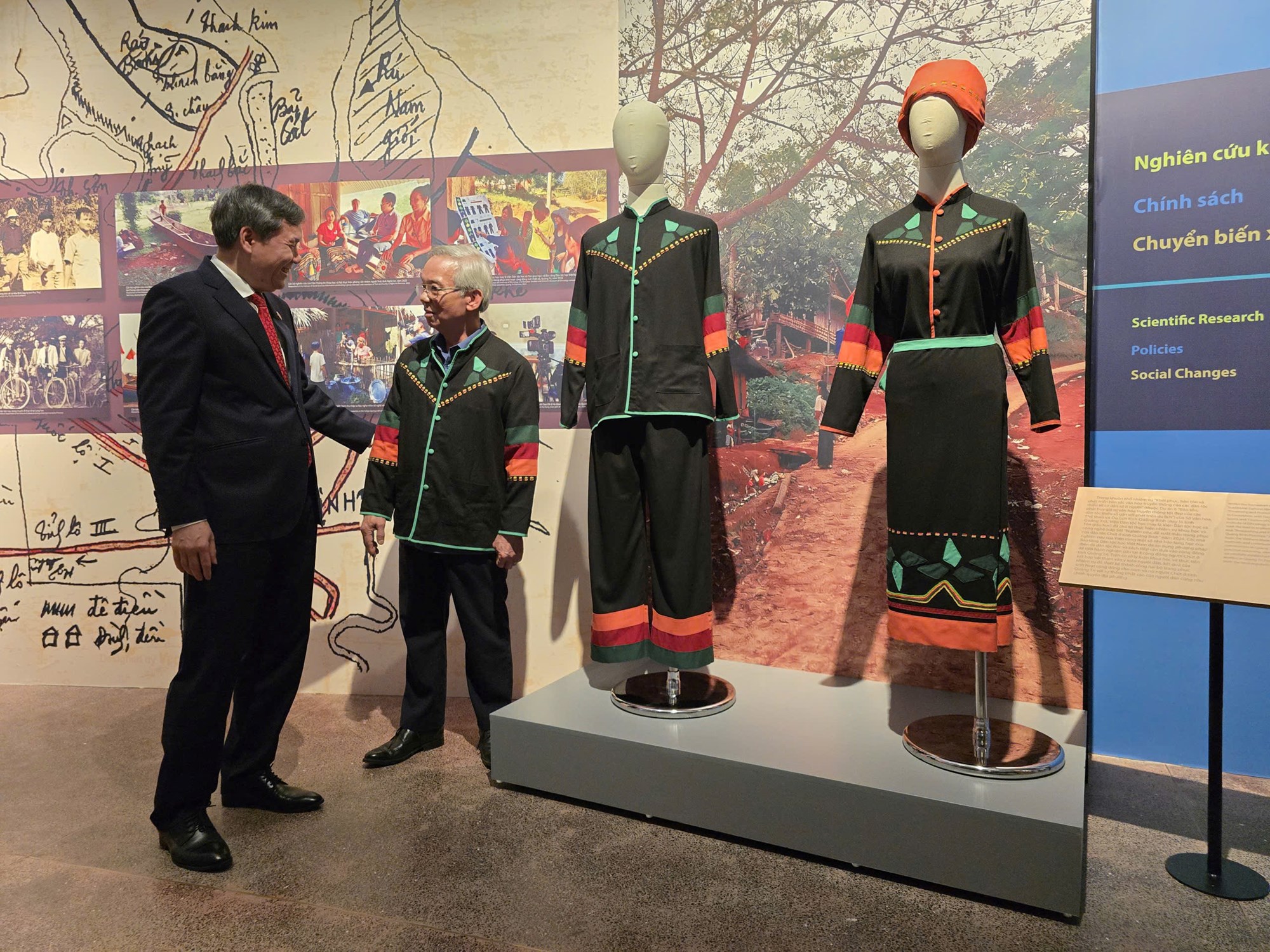 (Emagazine) Hành trình kiến tạo và định hình trang phục của dân tộc Chứt - ảnh 5