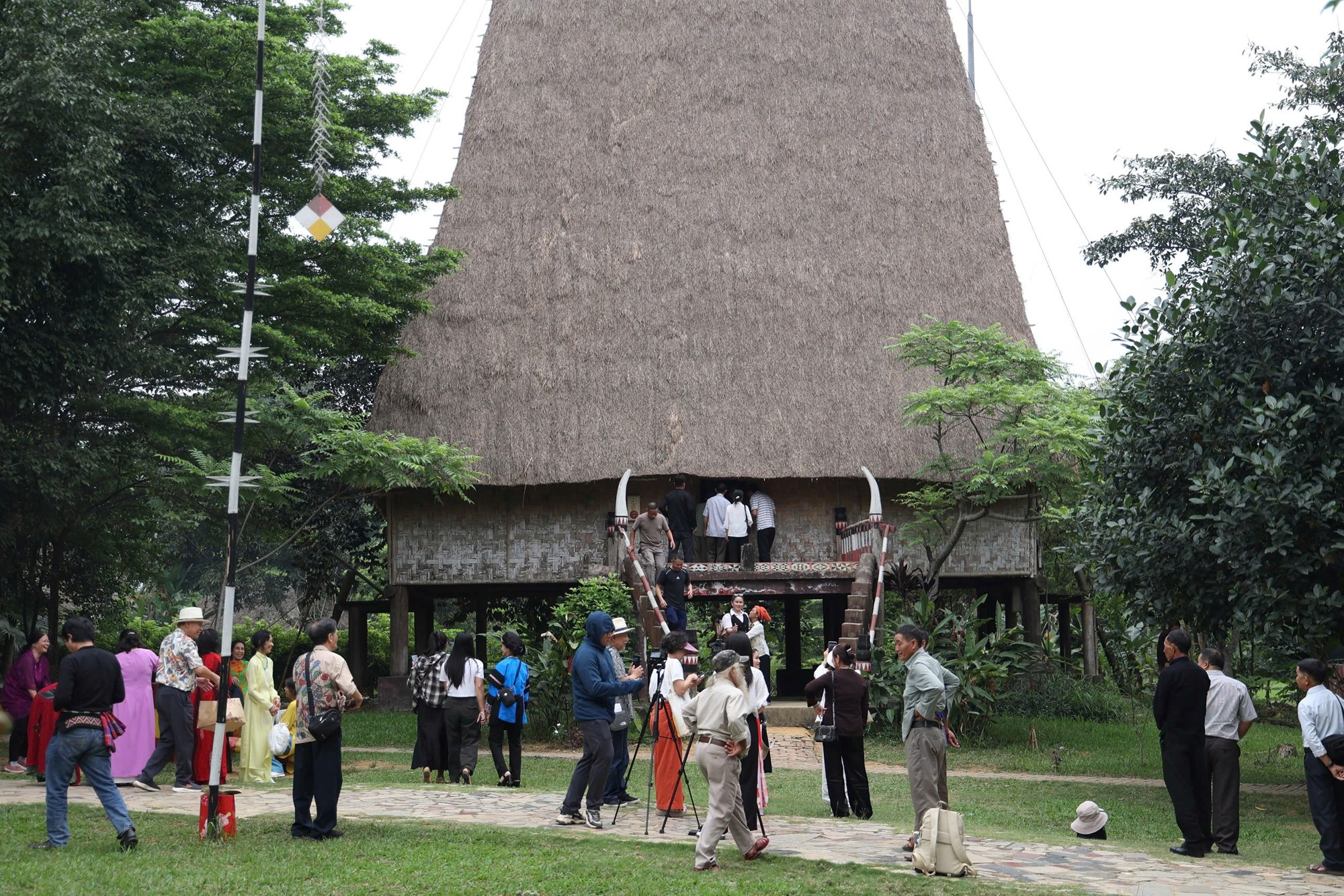 Các đại biểu giao lưu văn hóa, kết nối cộng đồng 54 dân tộc Việt Nam