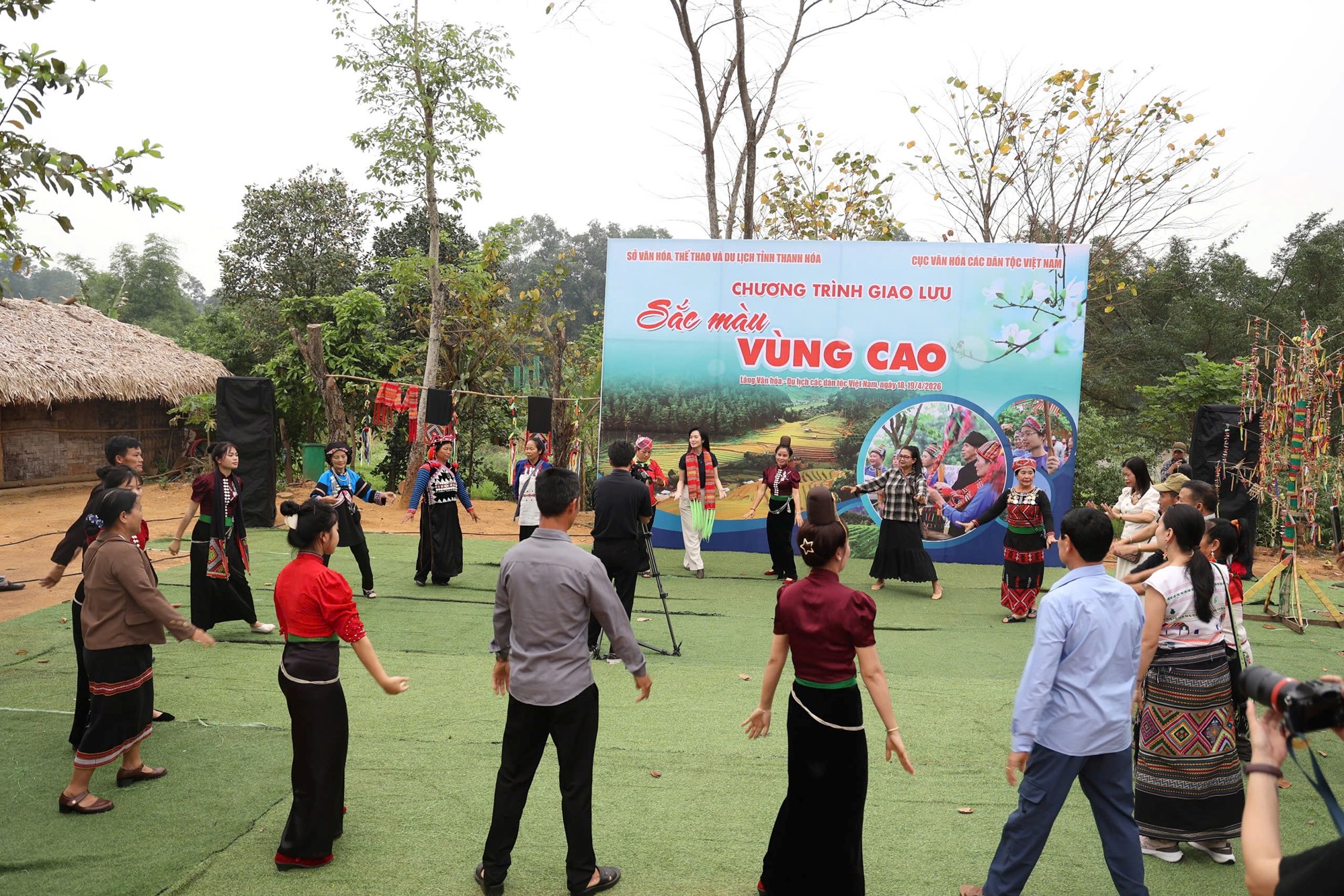 (Emagazine) Giao lưu văn hóa nhân Ngày Văn hóa các dân tộc Việt Nam - ảnh 10