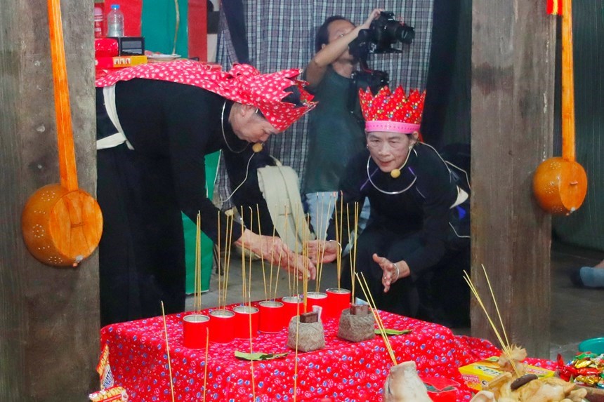 Không gian tín ngưỡng Then kết nối con người với thế giới thần linh