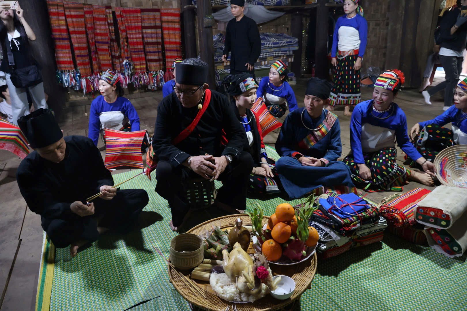 (Emagazine) Bản tình ca đẹp và đạo lý làm người trong lễ cưới hai lần của người Thái xứ Thanh - ảnh 9