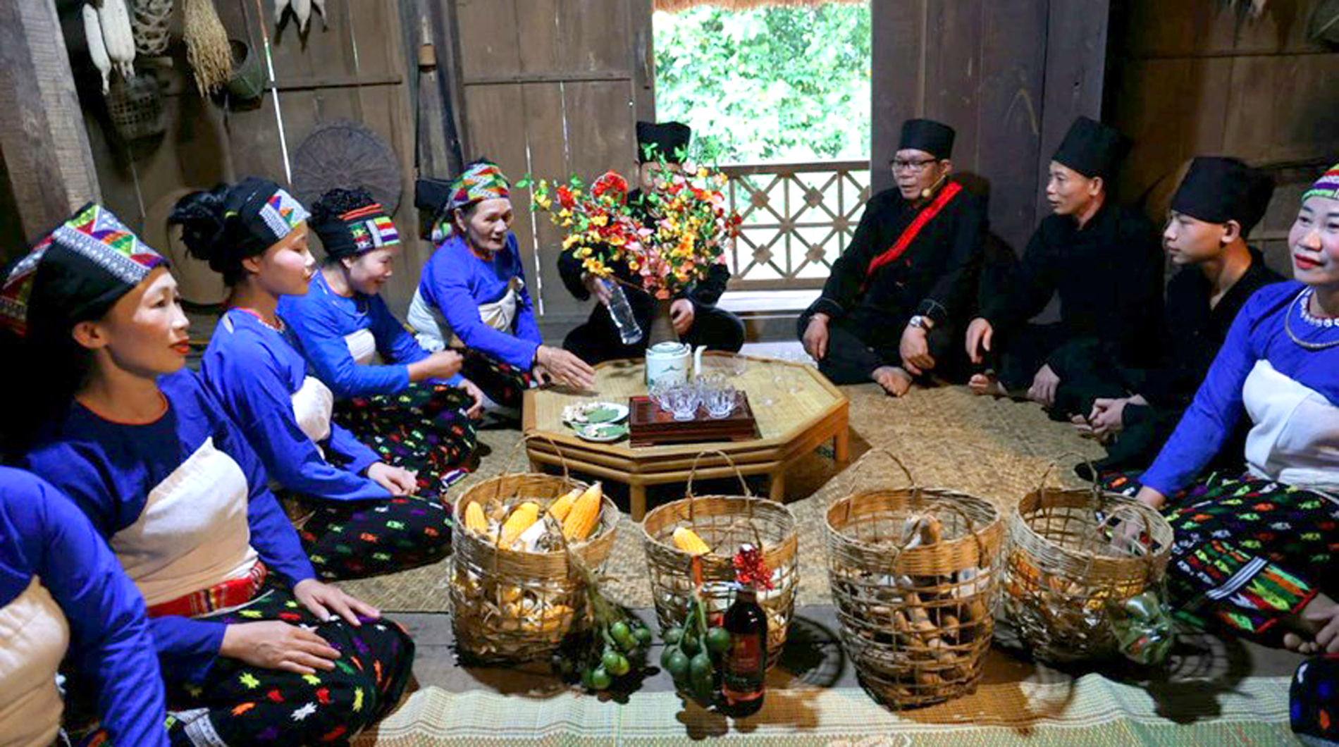 Đám cưới truyền thống là ngày hội cộng đồng của người Thái