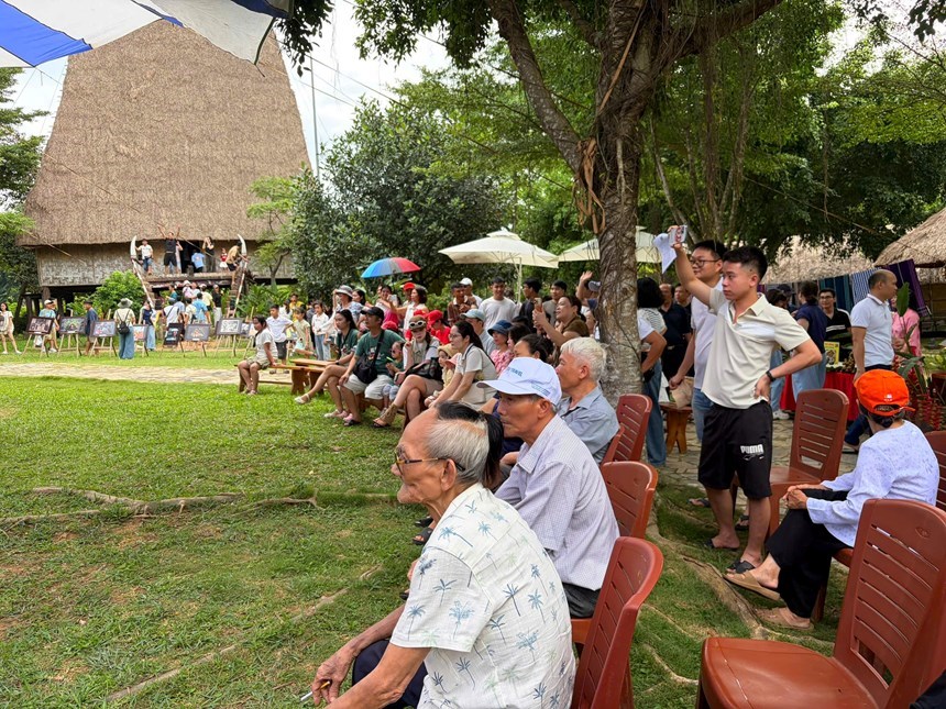 Đông đảo du khách tham gia Ngày Gia đình Việt Nam 2026