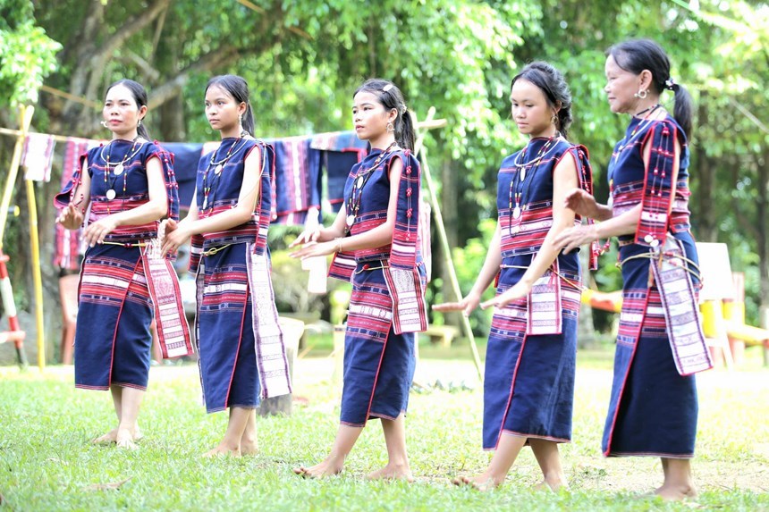 Buôn làng Bahnar mở hội sau khi hoàn thành nghi lễ Sơmă Kơcham