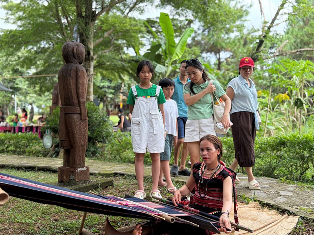 dệt vải thủ công truyền thống