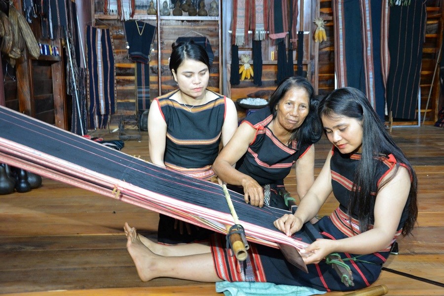 (Emagazine) Nhà rông làng Kép 1 “đánh thức” tiềm năng du lịch cộng đồng - ảnh 5