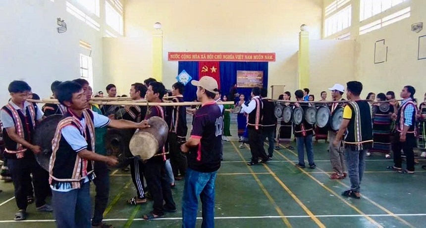 Học sinh Trường THCS Ngô Quyền luyện tập diễn tấu cồng chiêng Tây Nguyên