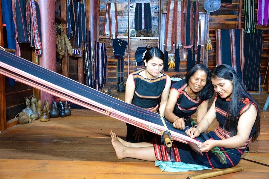 Sản phẩm thủ công mỹ nghệ Gia Lai gắn du lịch bền vững