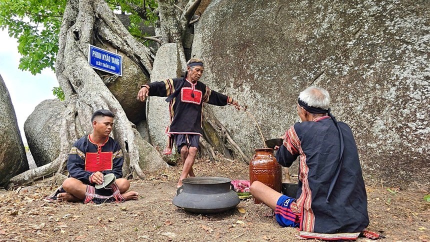 Nghi thức cầu mưa linh thiêng của người Jrai ở Gia Lai