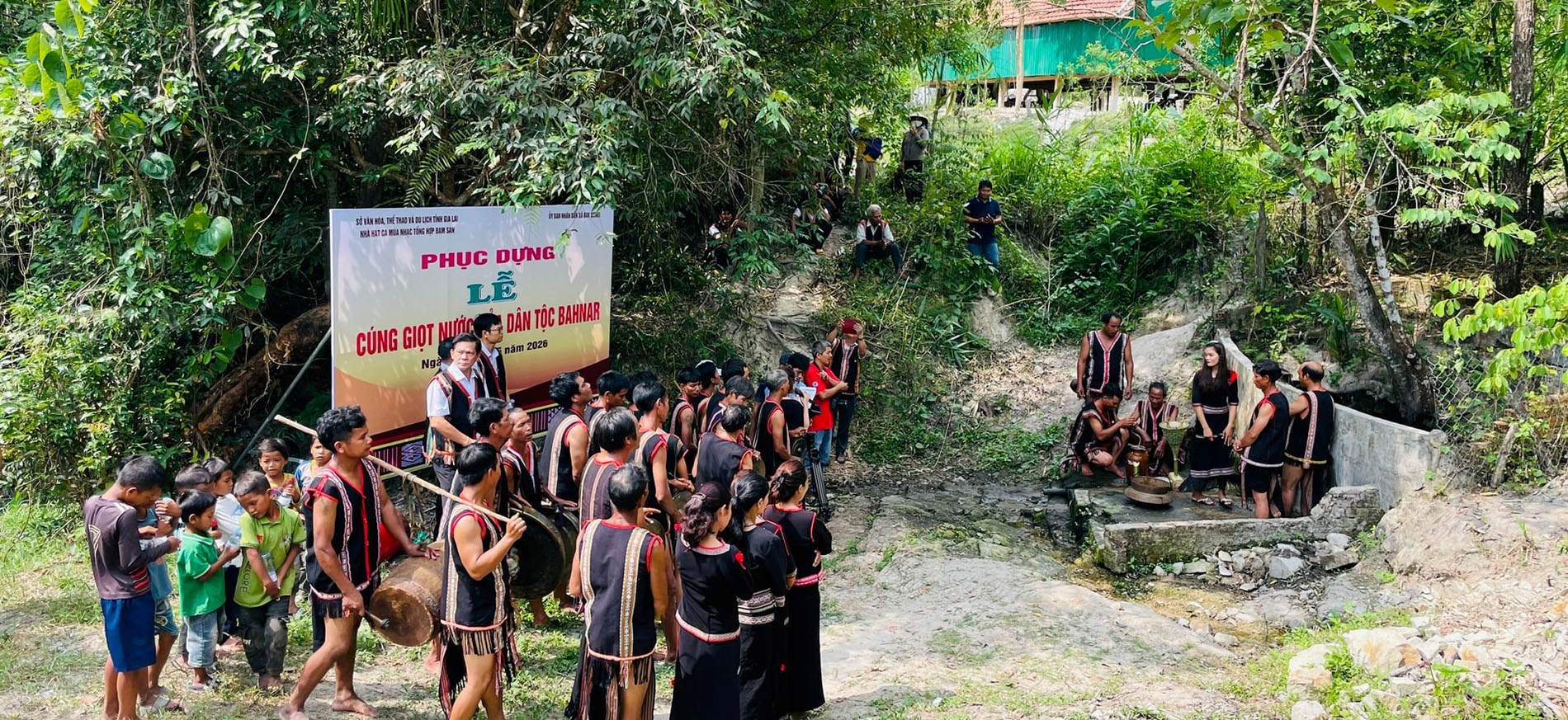 Bộ cồng chiêng được trao tặng cho làng Pral Sơmei tại Gia Lai góp phần gìn giữ văn hóa Bahnar