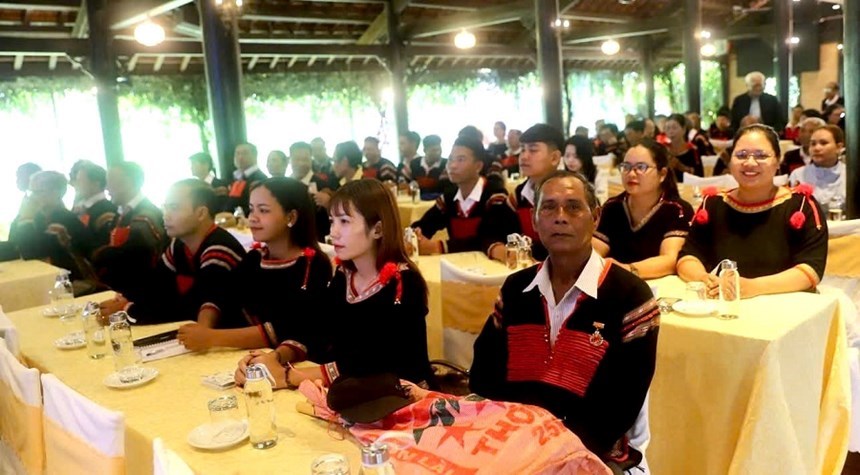 Hơn 100 học viên tham gia lớp tập huấn bảo tồn di sản văn hóa phi vật thể của dân tộc Êđê