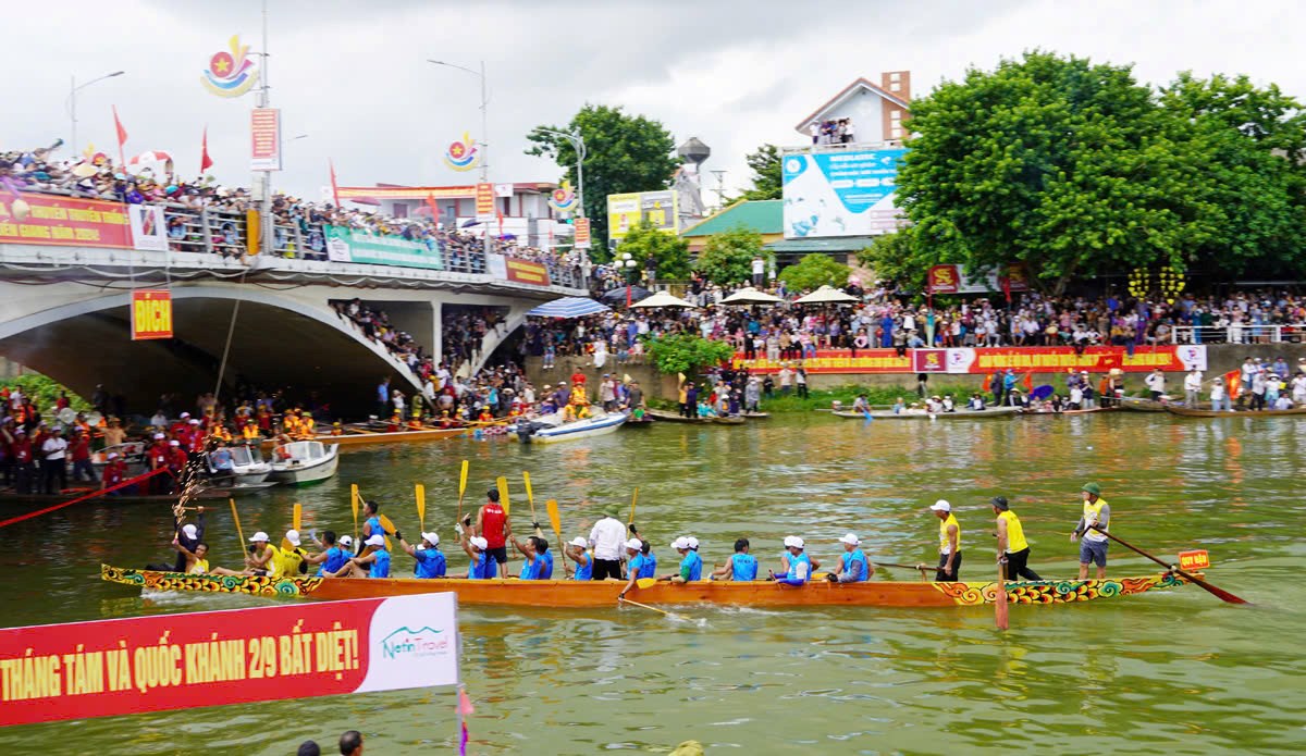 Kiến Giang ‘dậy sóng’ đua, bơi thuyền mừng Tết Độc lập - ảnh 8