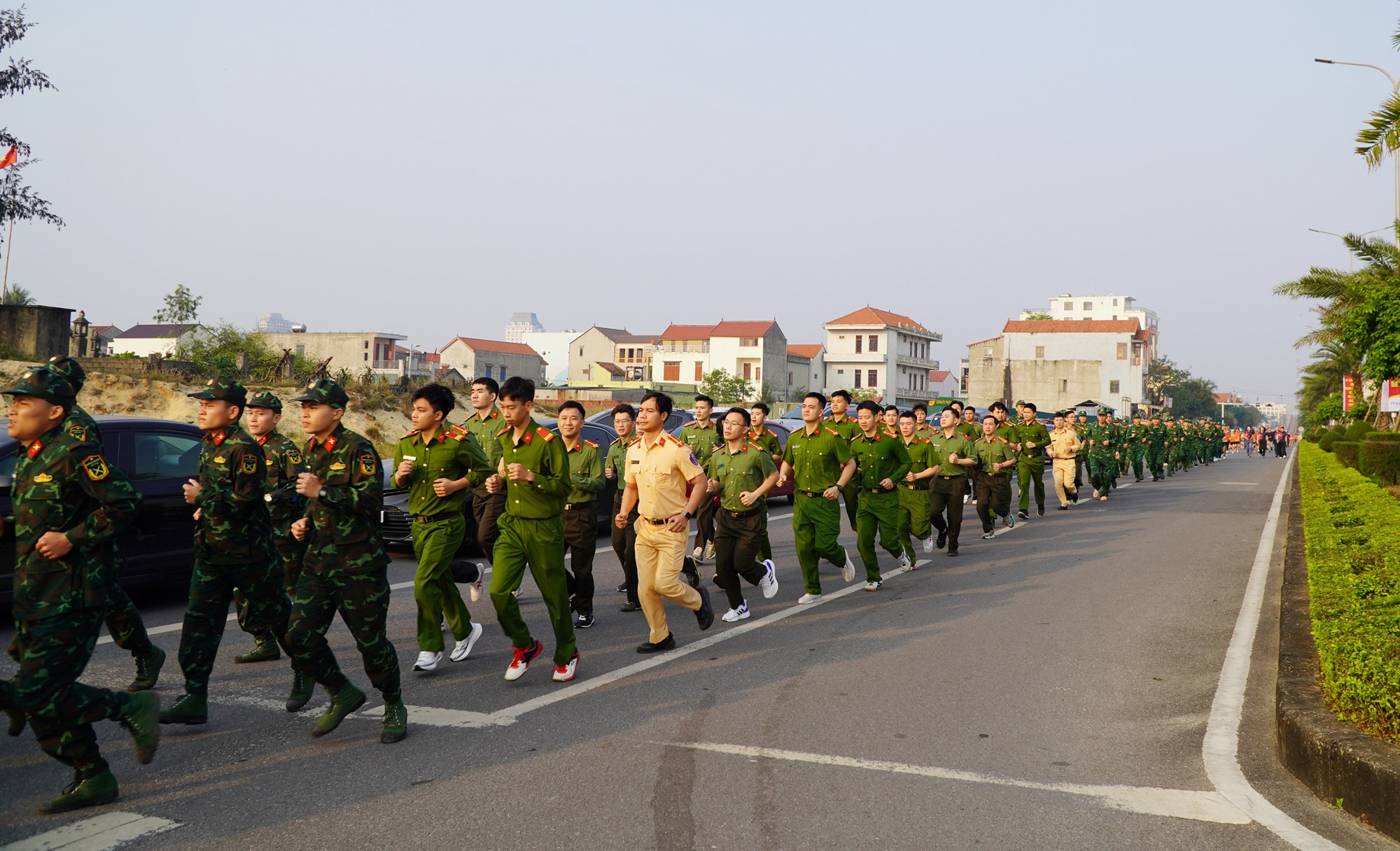 1.500 người tham gia Ngày chạy Olympic - ảnh 8