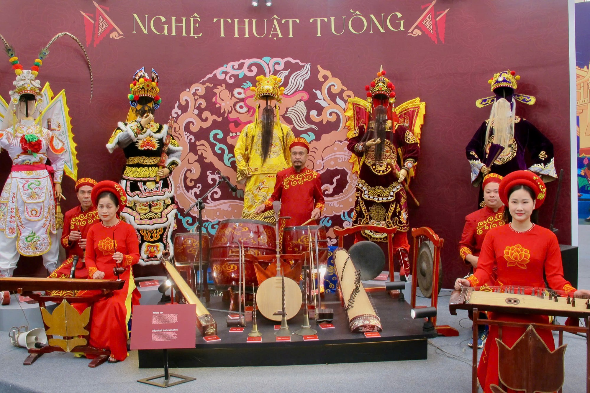 Dấu ấn nghệ thuật biểu diễn tại Hội chợ mùa Thu lần thứ nhất – năm 2025 - ảnh 1