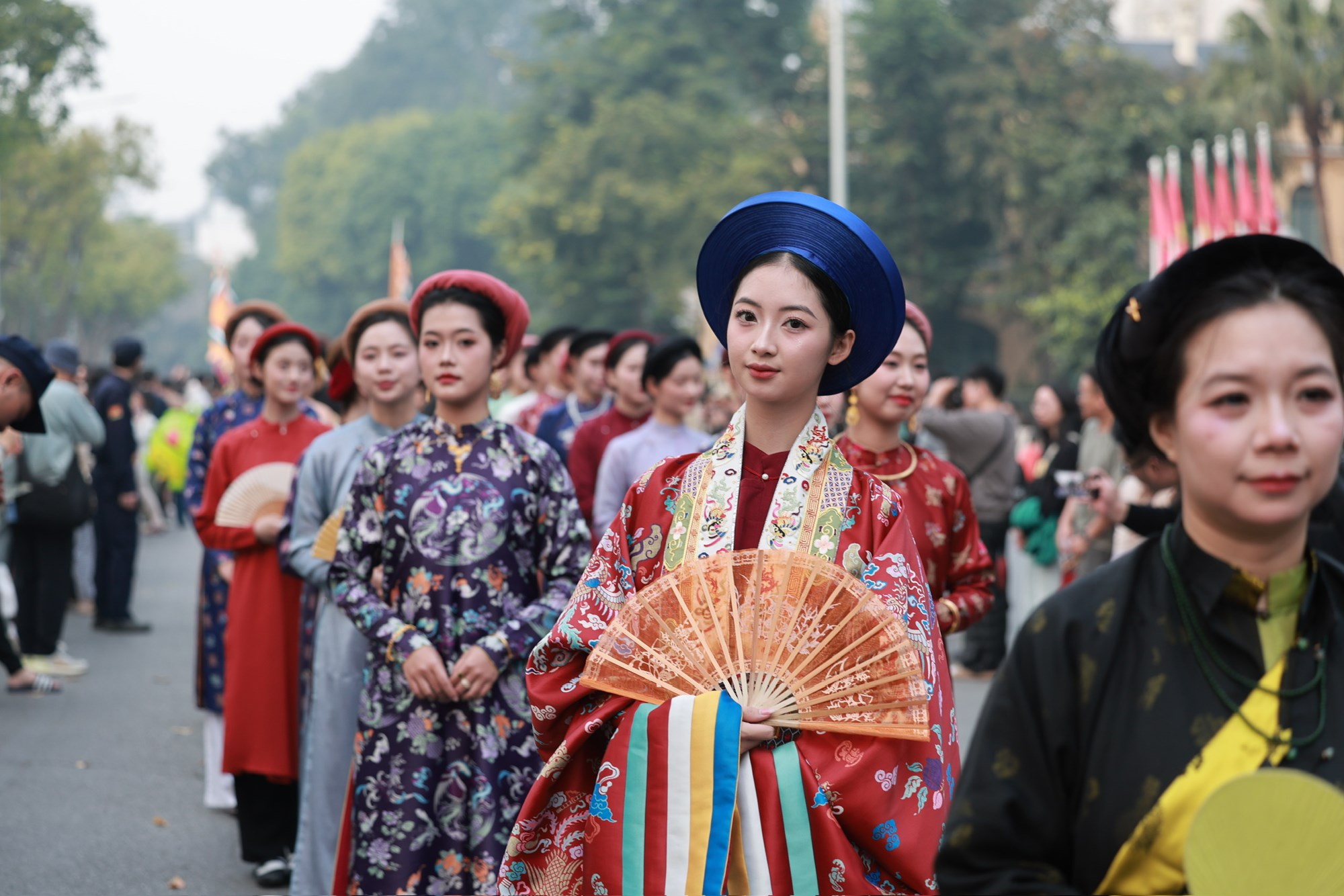 Hơi thở Việt phục trong nghi lễ cưới của người Việt - ảnh 15