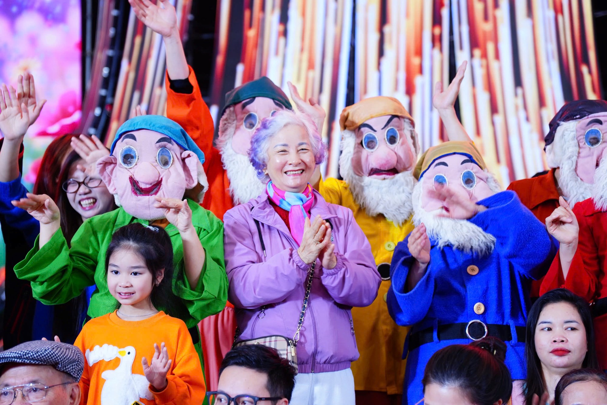 Khán giả hào hứng với nghệ thuật múa rối tại Hội chợ mùa Xuân 2026 - ảnh 11