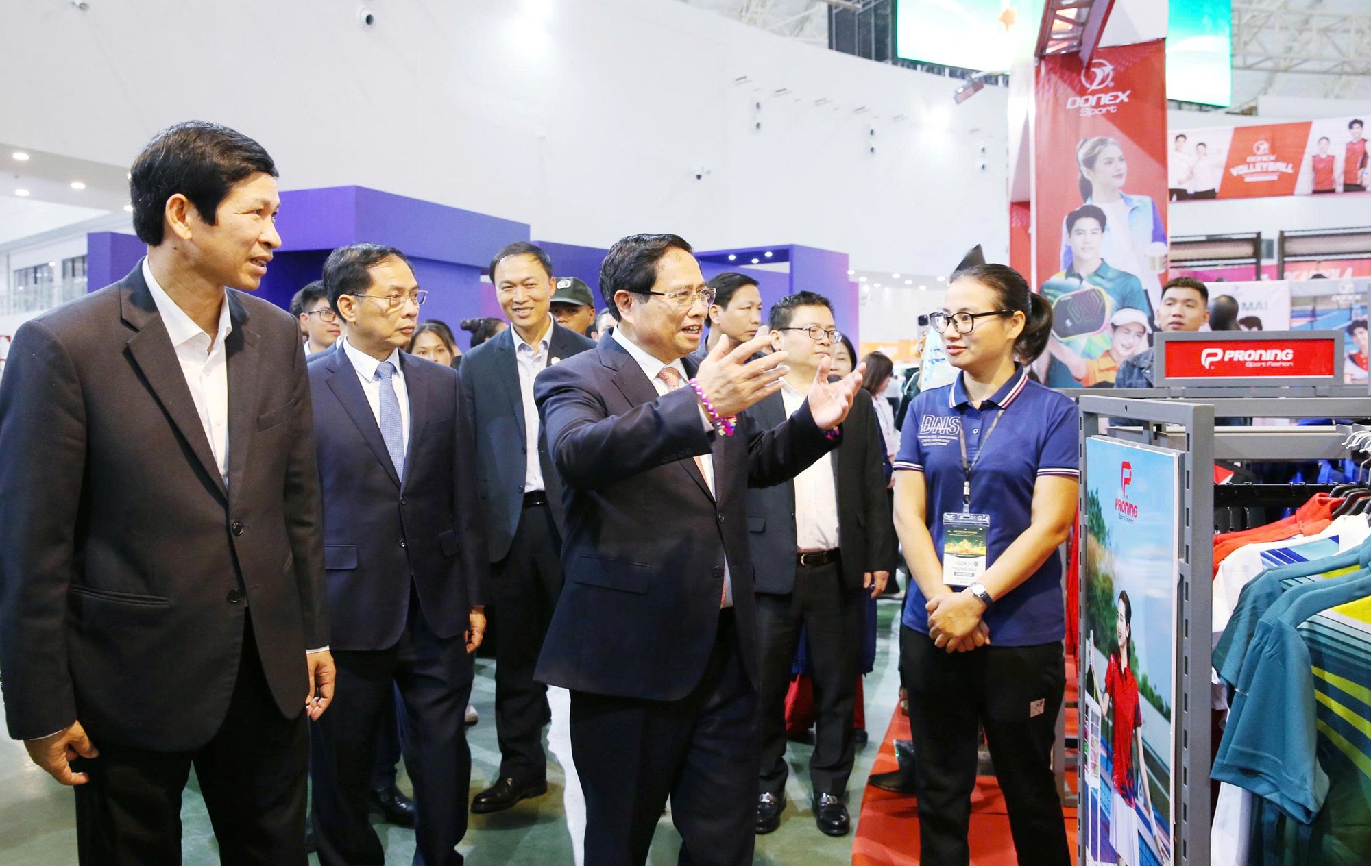 Thủ tướng Phạm Minh Chính kiểm tra tiến độ Hội chợ mùa Thu lần thứ I - 2025 - ảnh 8