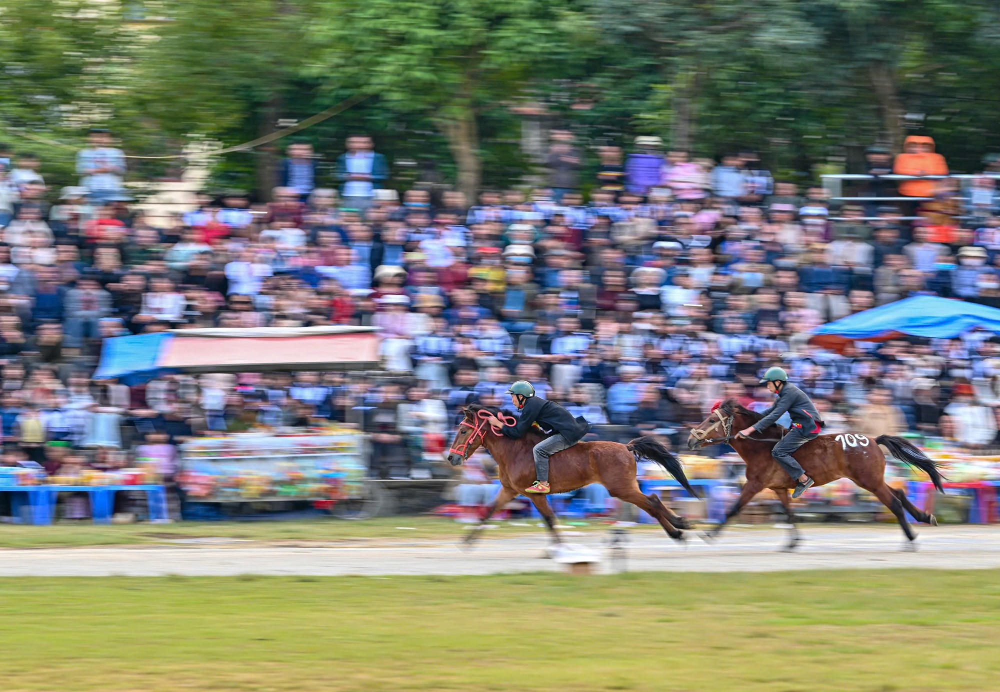 Mãn nhãn với Giải đua ngựa hàng tuần Bắc Hà - ảnh 4