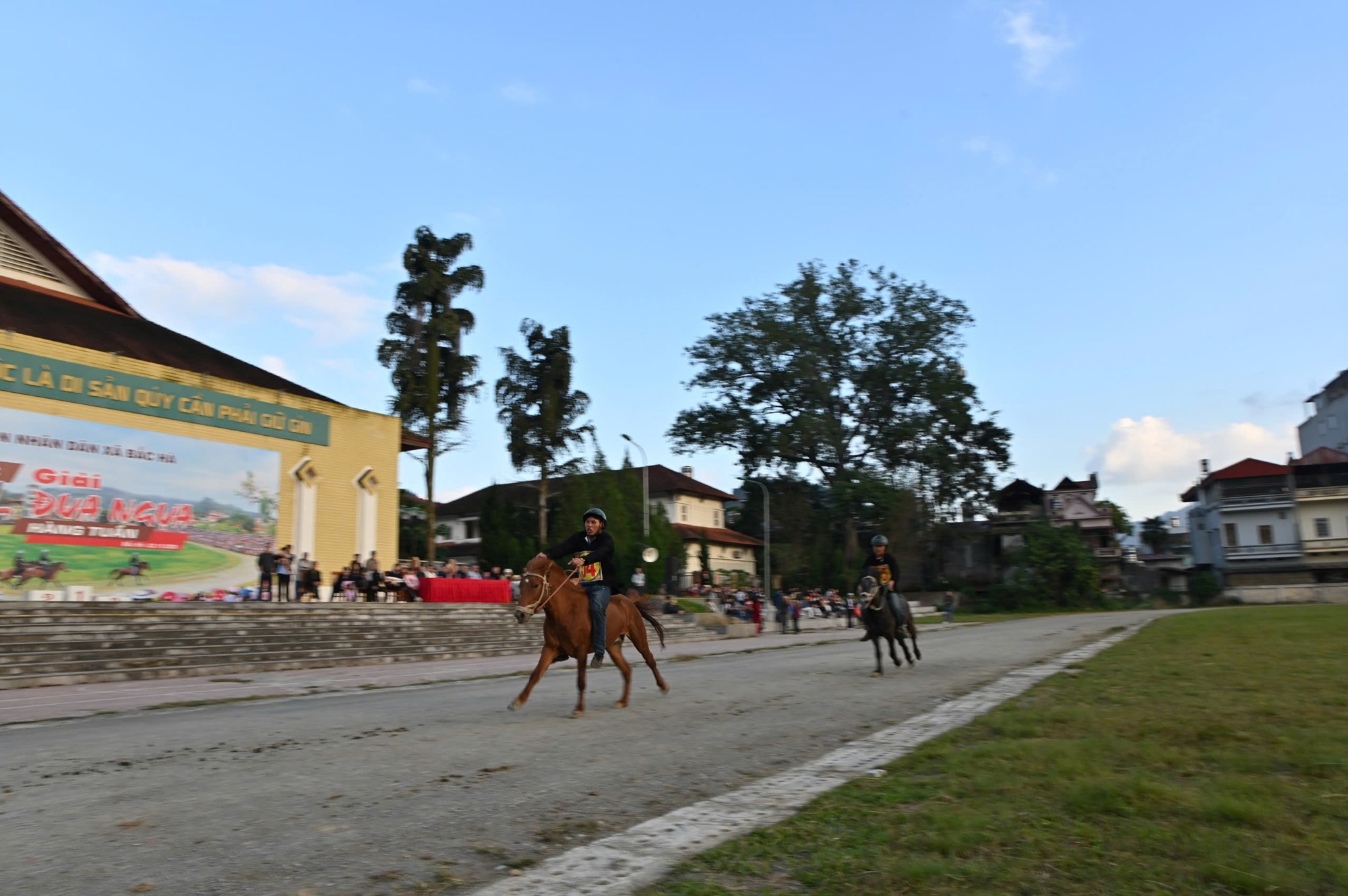 Mãn nhãn với Giải đua ngựa hàng tuần Bắc Hà - ảnh 6
