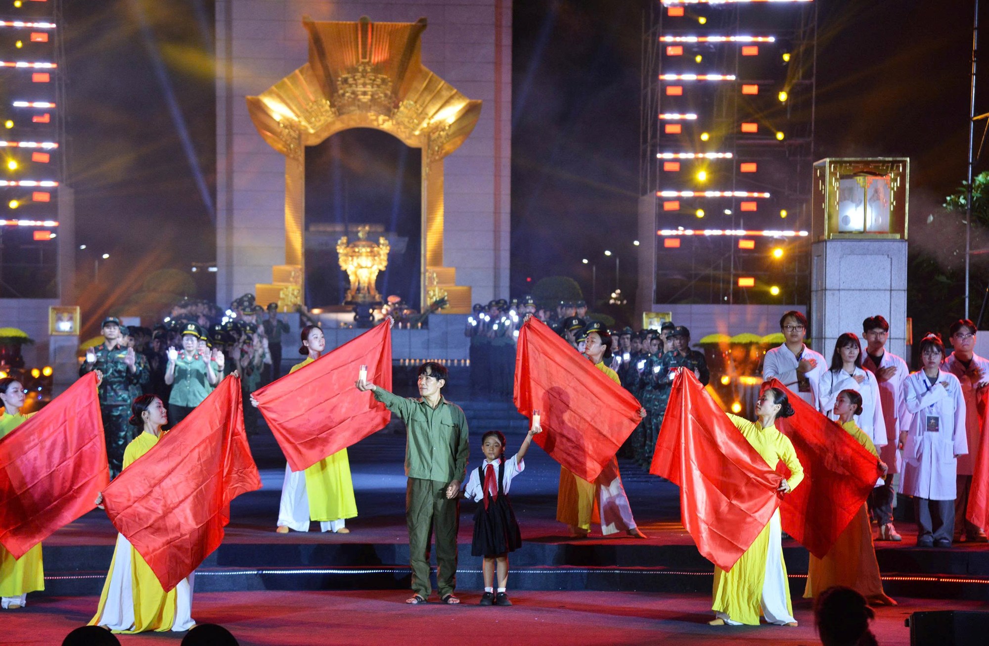 Hà Nội: Tổng duyệt cầu truyền hình “Sao sáng dẫn đường“ - ảnh 7