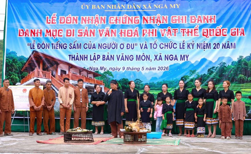 Đồng bào người Ơ Đu tái hiện nghi lễ đón tiếng sấm đầu năm tại bản Văng Môn tỉnh Nghệ An