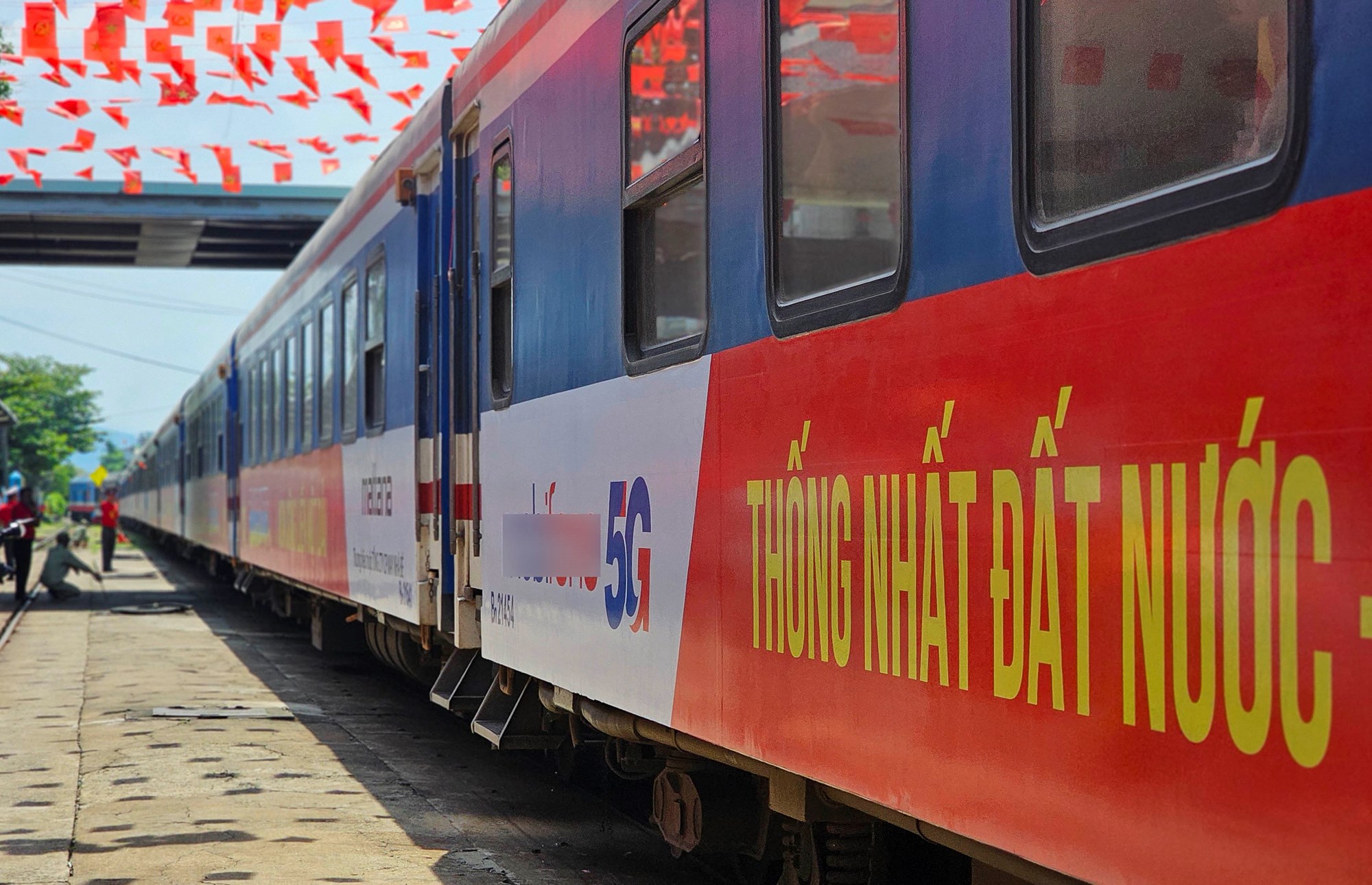 Hình ảnh đoàn tàu Thống Nhất hội ngộ tại ga Đà Nẵng - ảnh 14