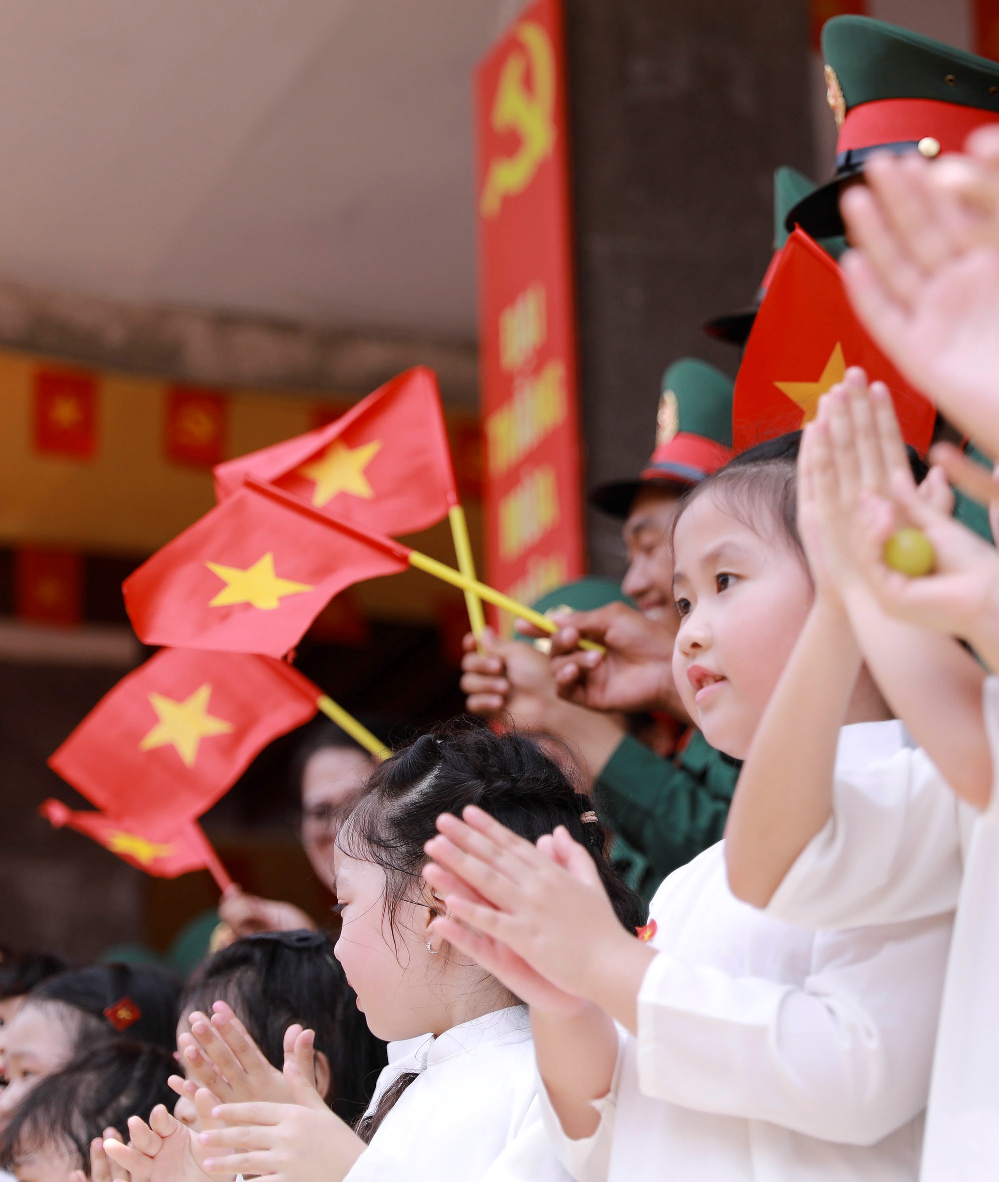Hình ảnh đoàn tàu Thống Nhất hội ngộ tại ga Đà Nẵng - ảnh 4